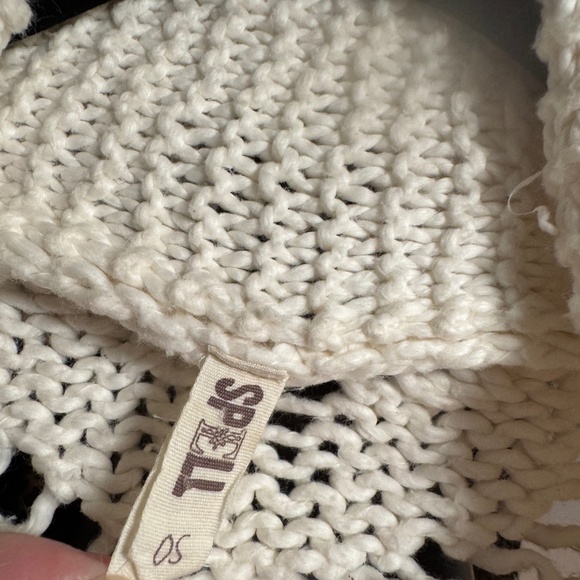 Spell Leah Hand Knit Cardigan OS - Picture 4 of 12